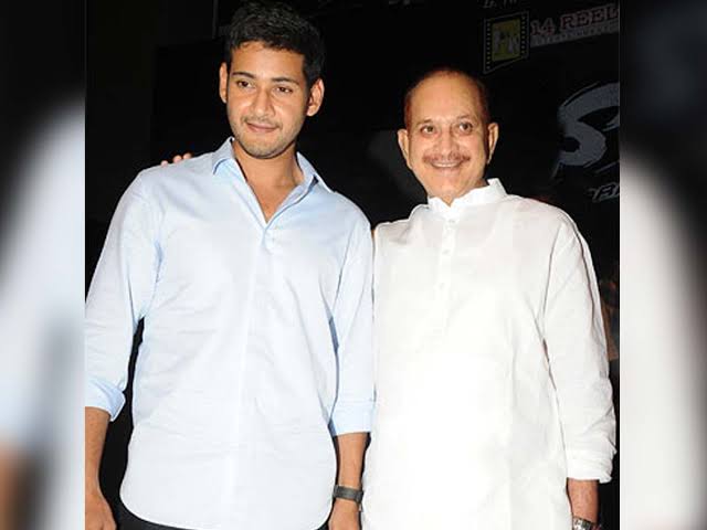 anreddy_1998's tweet photo. Happiest Birthday wishes to Legendary of Telugu Cinema Director, Producer,Actor Sri Super Star Krishna garu💐

మీరు ఇలాంటి పుట్టినరోజులు ఎన్నో జరుపుకోవాలని కోరుకుంటున్నాం ❤️

#HBDLegendarySSK #SSMB28 #SarkaruVaariPaata @urstrulyMahesh https://t.co/0fkeQWxtux