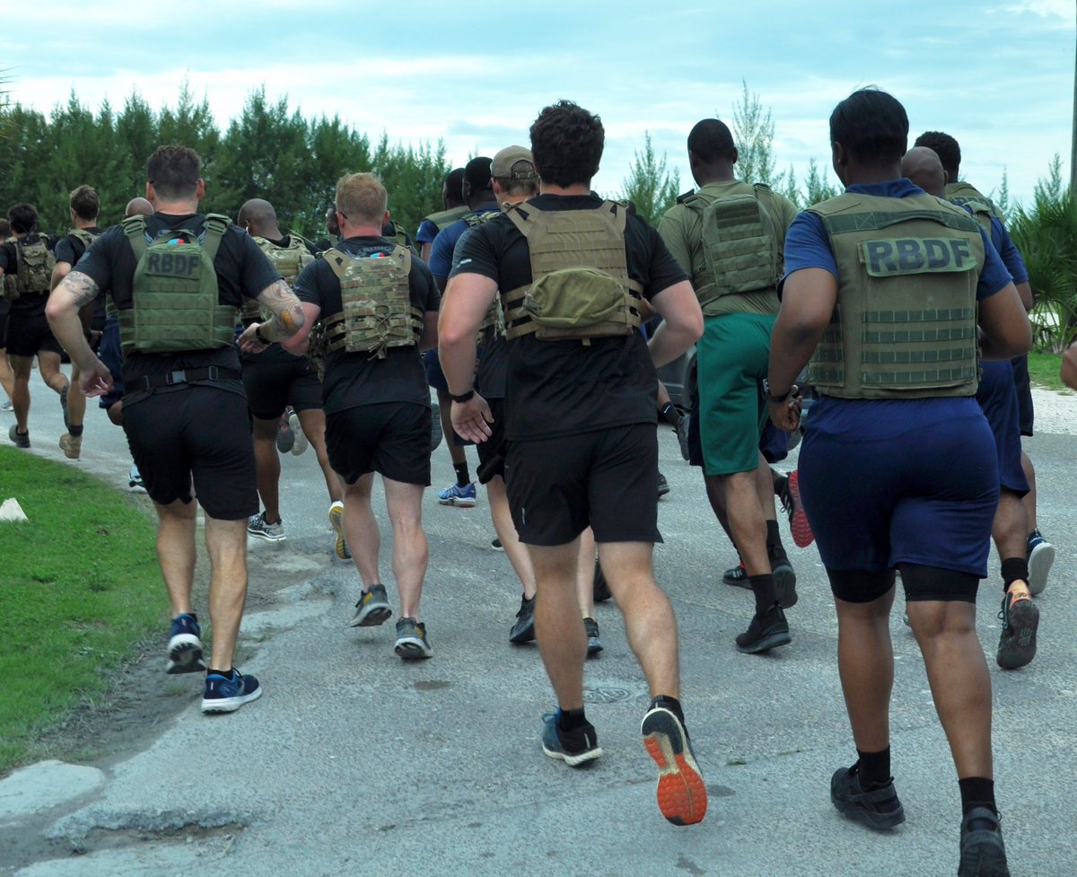 socnorth's tweet photo. On this #MemorialDay2022, #20SFG and #RBDF members conducted a #CrossFit Hero #WOD in honor of SFC Severin Summers who was killed Aug. 2, 2009 in Afghanistan. #SOCNORTH #SOF #SpecialForces #GreenBerets #RoyalBahamasDefenceForce #BeyondTheWatch https://t.co/33XPWQuock