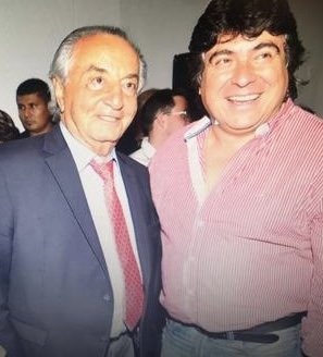 El camaleon muerza. Despues dicen siempre de la misma vereda caraduras. <a href="/cgt_camioneros/">infocamioneros</a> <a href="/Luis_Delia/">Luis D'Elia</a> <a href="/MigueMelendre69/">Miguel Melendre</a> <a href="/InfoGremiales/">InfoGremiales</a> <a href="/aldecoto/">alberto aldeco</a> <a href="/RamonMuerza/">Ramon Muerza</a> <a href="/NicolasIriat/">Nico</a> <a href="/Facundo_Moyano/">Facundo Moyano</a> <a href="/eldestapeweb/">El Destape</a>