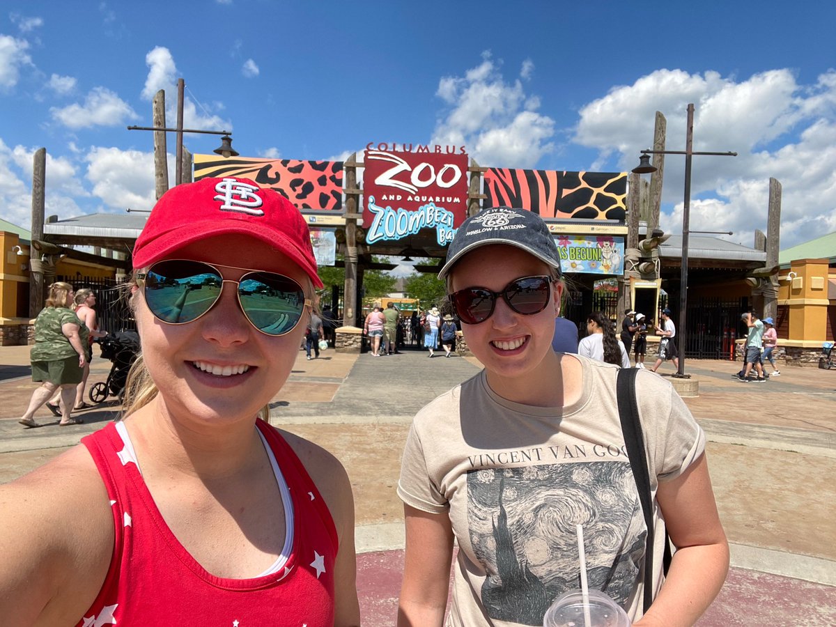 kayleebowerstv's tweet photo. Beautiful weather to visit the @ColumbusZoo and to catch up with fellow @ohiou Bobcat @AllisonGens 🦒🐘🐆 https://t.co/9ctpFE8pSd