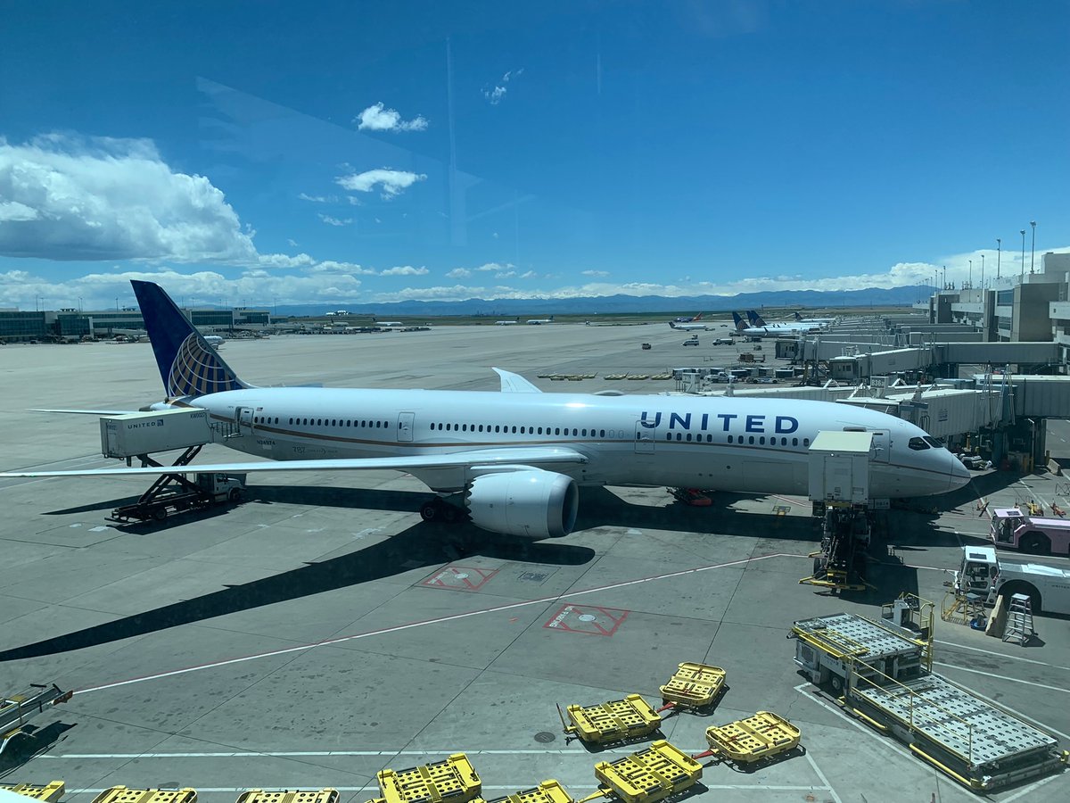 Denver Flight Ops Memorial Day pilot appreciation picnic🇺🇸. Thanks to our outstanding aviators for working so hard to care for and serve our customers this holiday weekend! The very best pilots in the world fly in the friendly skies of United🌎✈️👩🏼‍✈️👨🏽‍✈️👨🏼‍✈️ @weareunited @UnitedPilots