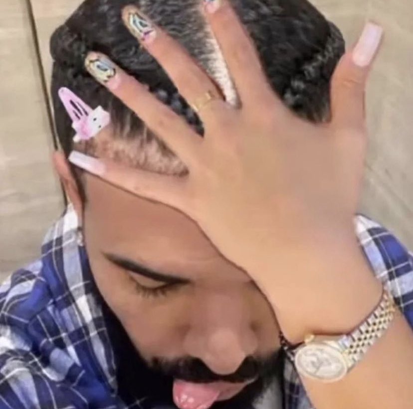 PopBase's tweet photo. Drake shares new photos. https://t.co/yKUxwHz1ls