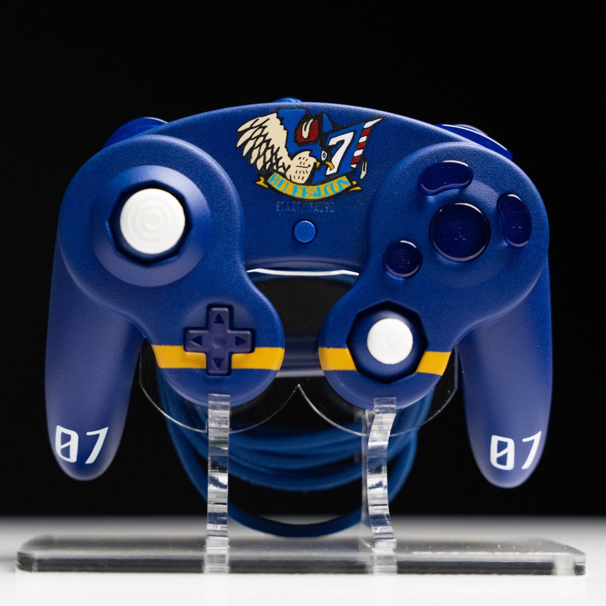 DayDreamerCtrls's tweet photo. Blue Falcon No. 7 Controller

For @MVLLION 

All paint.

RTs greatly appreciated! https://t.co/icBaN2hGlY