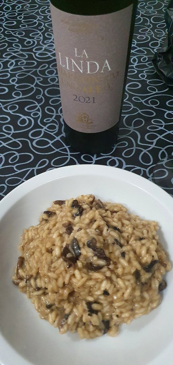 hugodr85's tweet photo. Risotto al funghi 🤤🤤🤤
Excelente para esta noche! https://t.co/wkcV2lUCJ9