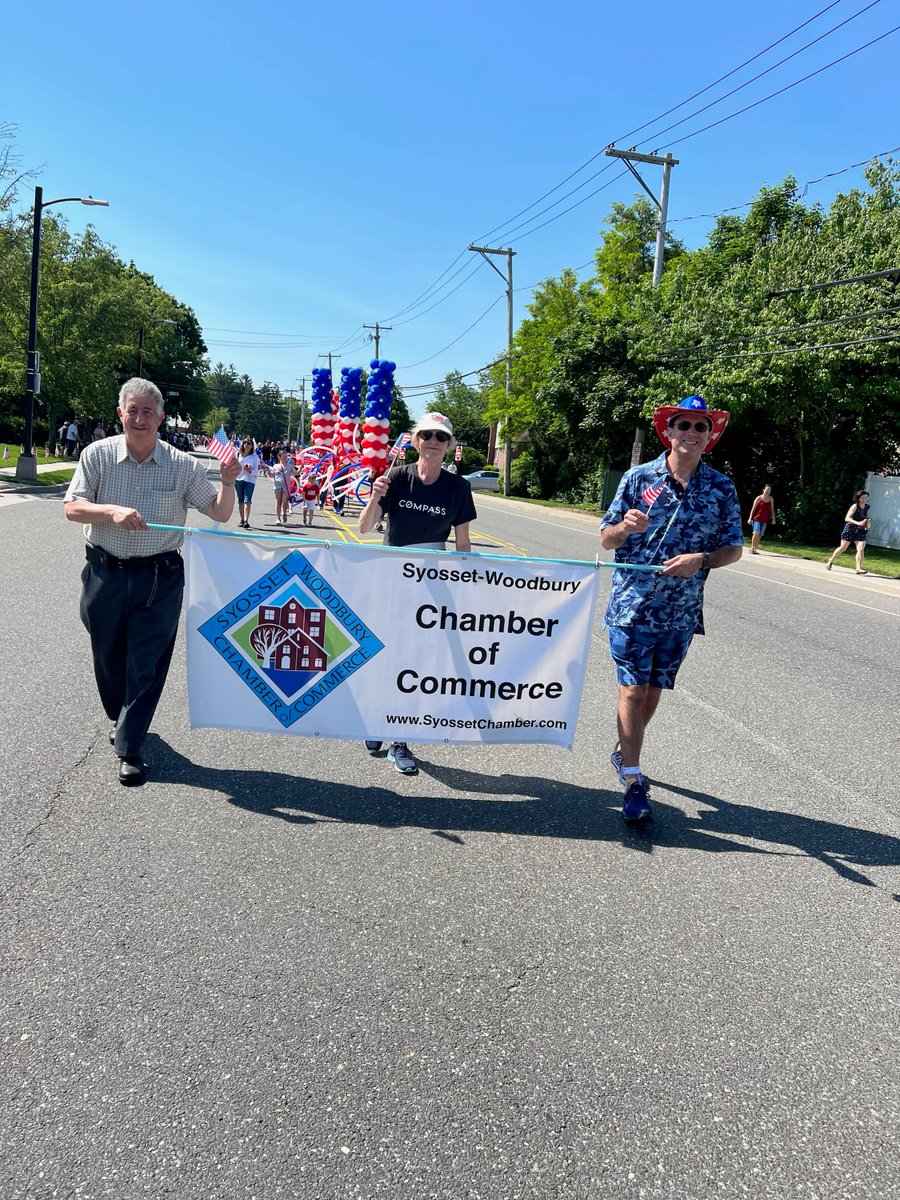 SyossetChamber's tweet photo. The Syosset Woodbury Chamber of Commerce was so proud to walk in the Memorial Day Parade today along Jackson Ave. 🇺🇸🌞

@RPGWealth @BalloonsByA @Compass #syosset #syossetwoodbury #memorialday @JoshLafazan https://t.co/vVwwPHCo02