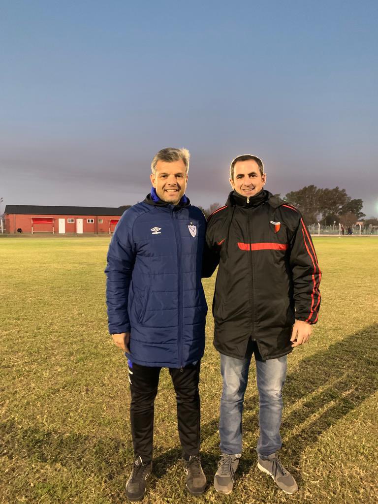 ClubCentralOk's tweet photo. Pasó una nueva visoría del Club Atlético @Velez Sarsfield en nuestro predio 🙌🏻

Queremos agradecer a todos los que hicieron esto posible, en especial a Ulises Mansilla y a todos los chicos que se acercaron a nuestro club ❤️🖤

¡Seguimos creciendo! https://t.co/RN9QiUAvXJ