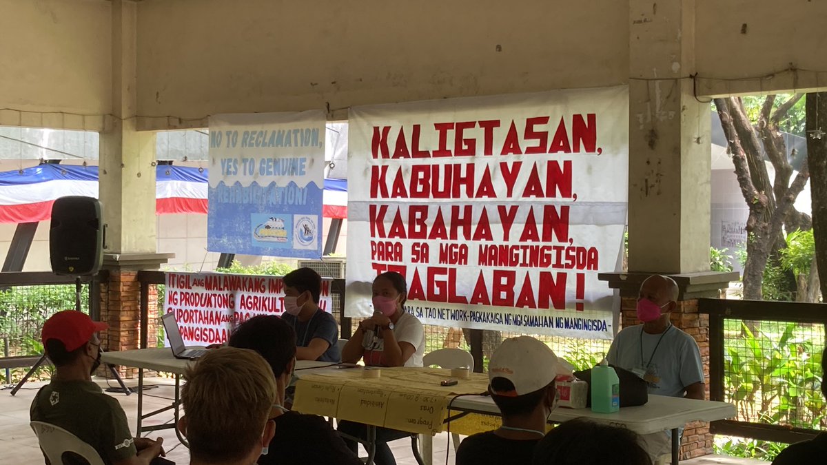 oceana_ph's tweet photo. ATM: National Fisherfolks Day commemoration with Manila Bay Para sa Tao

Titindig ang kababaihan upang ipagtanggol ang kabuhayan at pagkain laban sa mapanirang pagtatambak sa karagatan. -Edlyn Rosales, PANGISDA Women Committee

#StopDumpAndFill
#SaveManilaBay https://t.co/2nApVUSjiA