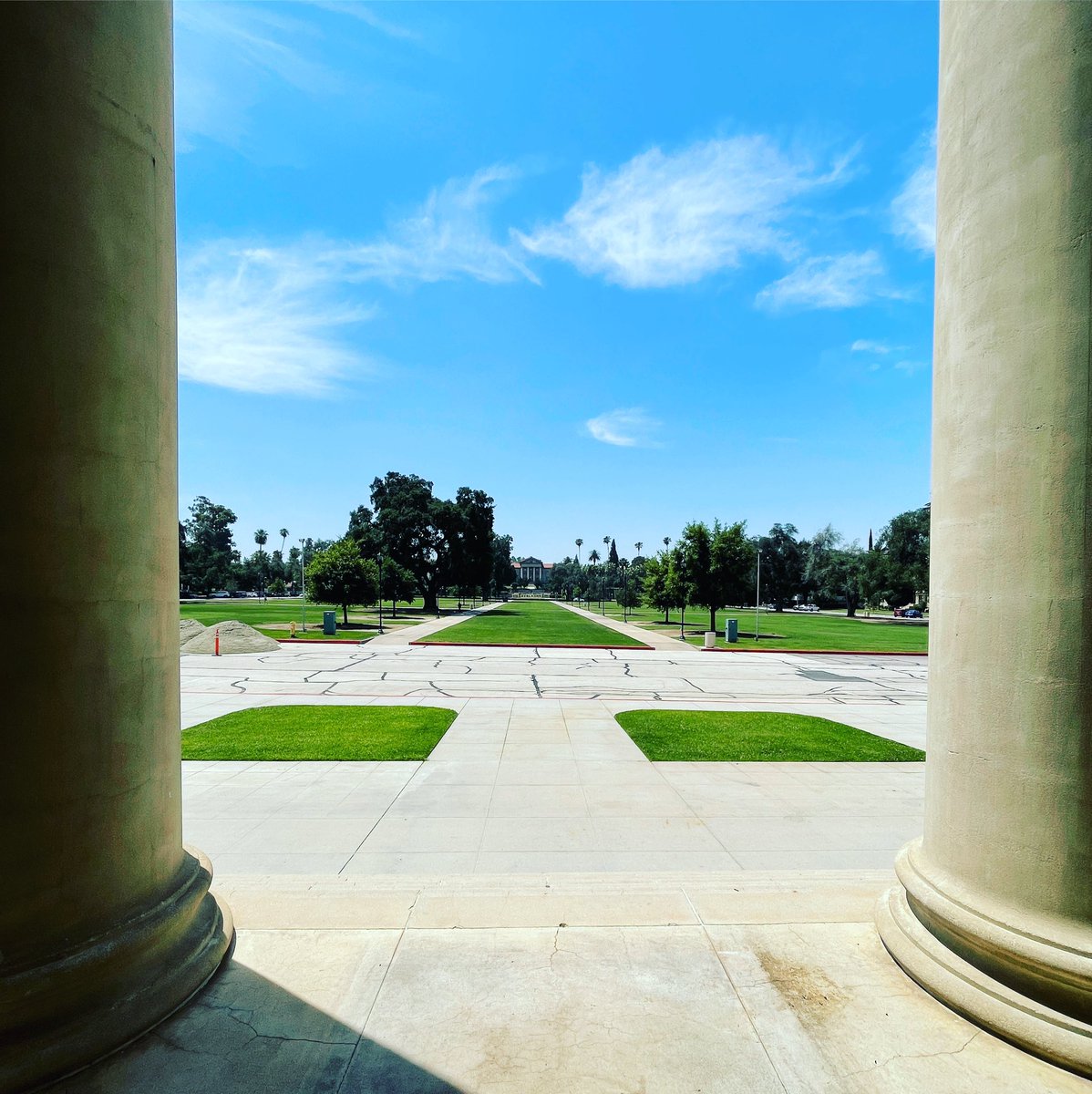 ArmacostLibrary's tweet image. Happy Memorial Day! #Thankful @UofRedlands #armacostlibrary