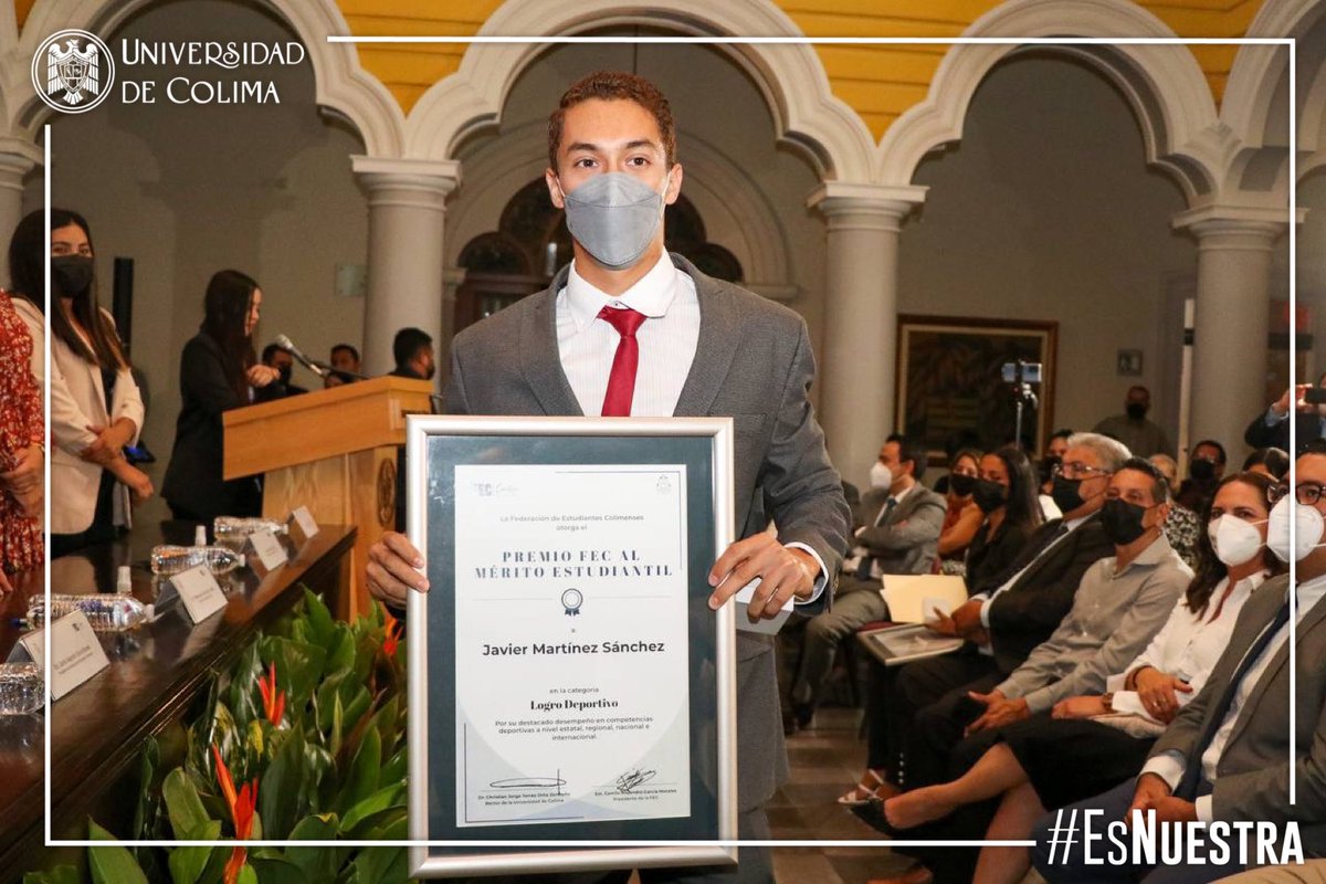 udec_oficial's tweet photo. Esta tarde, @Estudiantes_FEC entregó el Premio FEC al Mérito Estudiantil a 8 estudiantes universitarios, además de 12 menciones honoríficas.

¡Felicidades a las y los galardonados! #TalentoUdeC ✅

#EventosUdeC https://t.co/6fRcxUyXNv