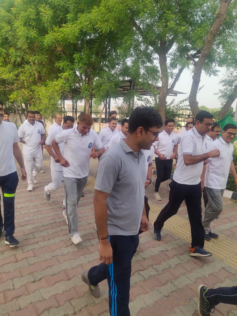 CGST_ALWAR's tweet photo. Today as part of #AzadikaAmritMahotsav celebrations, CGST Alwar has organized a Walkathon with the theme of #Independence2.0 on the occasion of #WorldNoTobaccoDay2022
@cbic_india @CgstJaipur @CGSTJAIPURZONE @UdaipurGst @CgstJodhpur @CustomsJodhpur @PIBJaipur
#AKAM
#CBIC https://t.co/4qIw1GkfLa