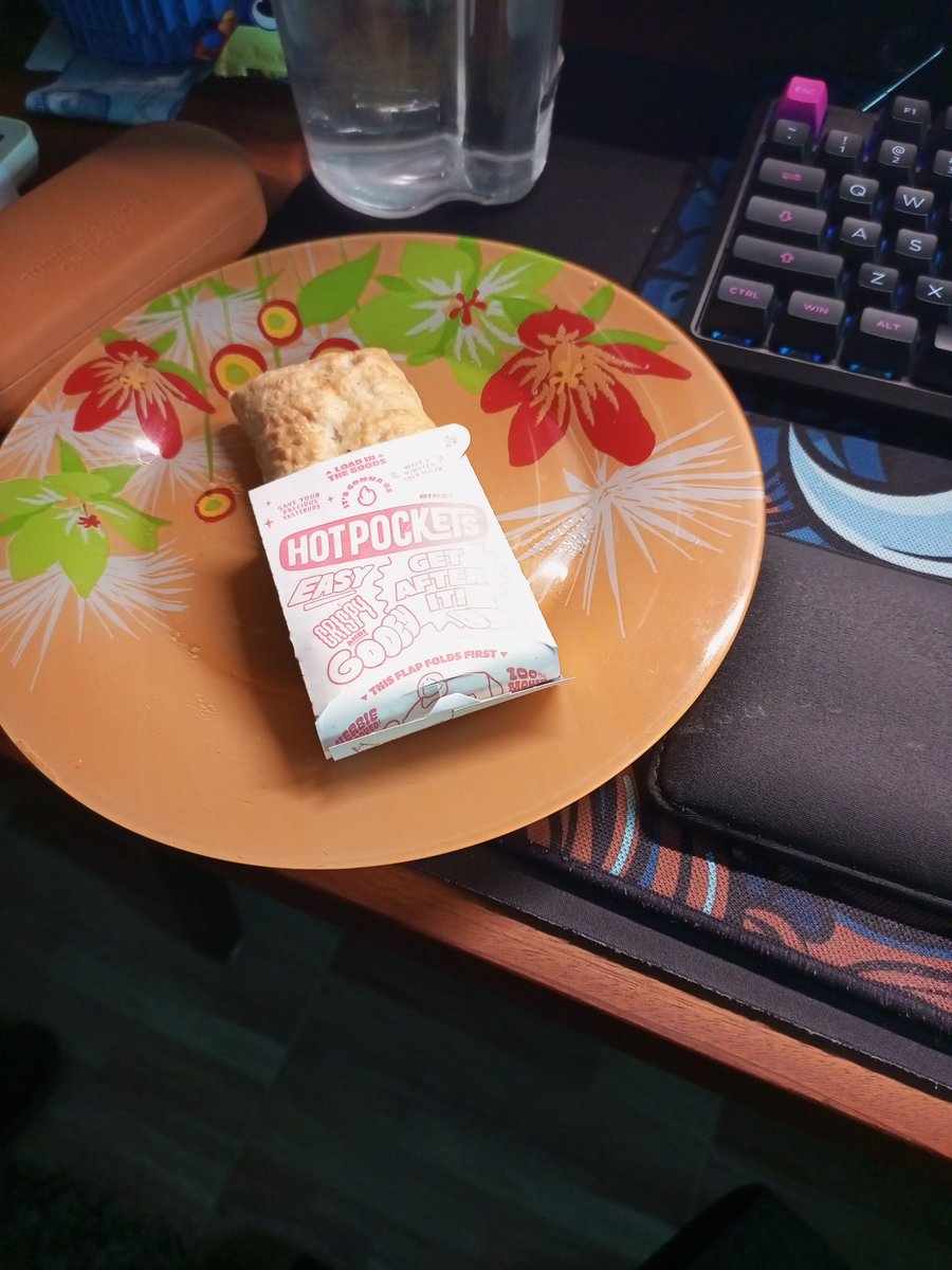 UniiAnimates's tweet photo. i finished my final exam in math
TO CVELEBRATE I GOT HOT POCKETS WO O!
#goofgang #balls #ass #logolic? https://t.co/cBoDi9XQWO