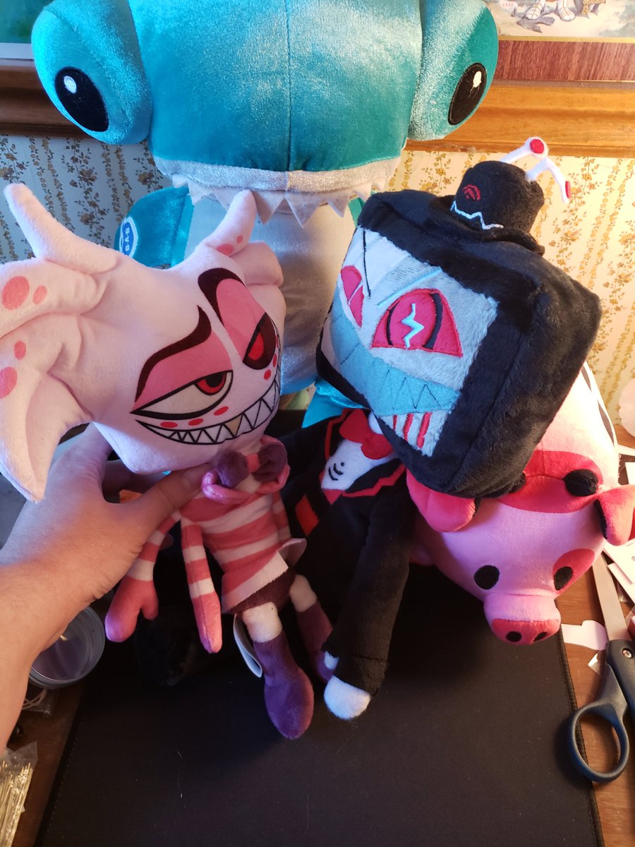 IKilledTheRadi0's tweet photo. #staticspider fun! My pinboard and a family photo. Credits in comments. Please forgive Angel. He got the vapors and needed me to help him sit up. 📺🕷🐷🦈❤🤍💗🖤💙❤ https://t.co/gg0Z6jPohZ