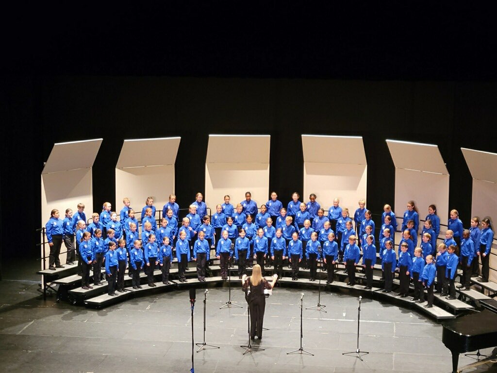 fineartsteach's tweet photo. A little late to post, but SUPER proud of this year’s Eagle Singers and their performance at the Fine Arts Showcase! https://t.co/xZhtvdcsFa