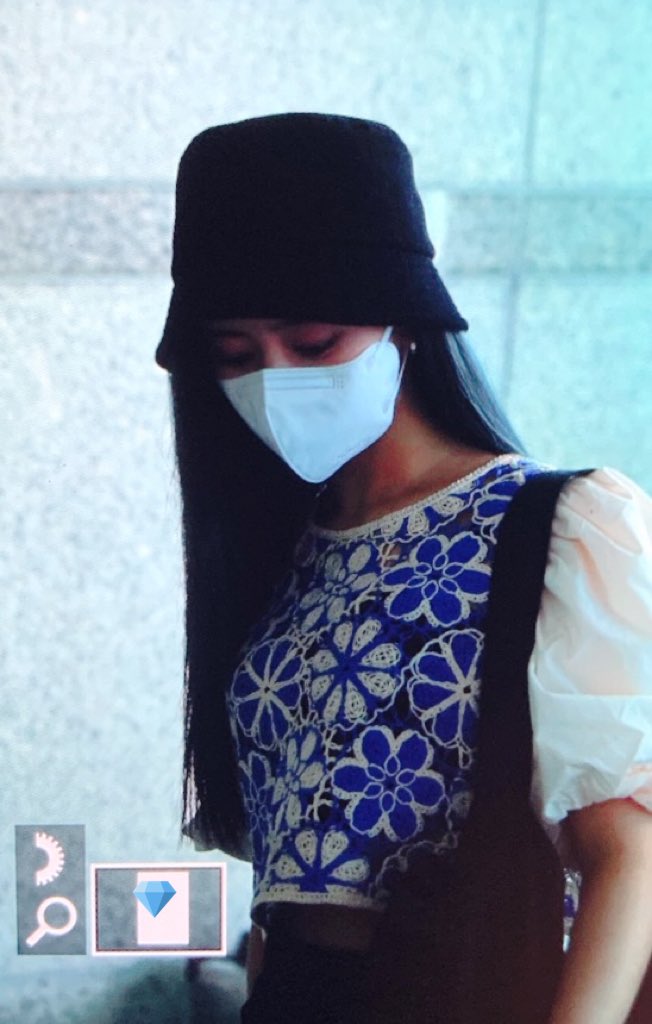 040326cb's tweet photo. 220531 인천공항 preview

#NiziU #니쥬 #RIMA #リマ https://t.co/57VRow1yaR