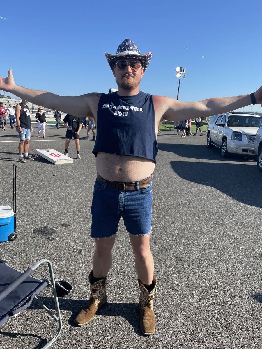 sydrose13's tweet photo. @Indy500Pics https://t.co/pfrCVRwoi6