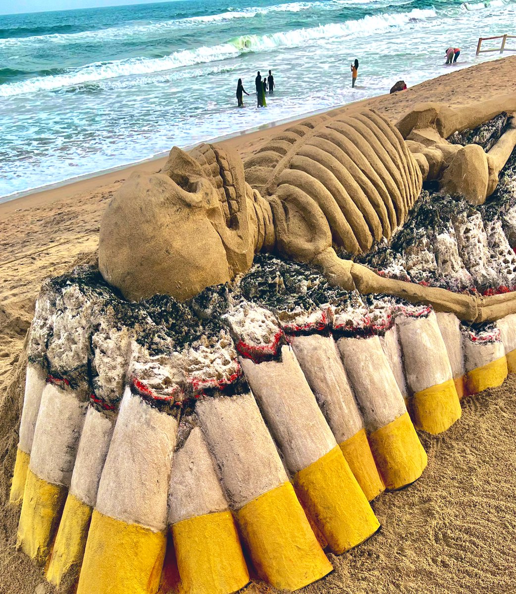 On the occasion of #WorldNoTobaccoDay. My SandArt at Puri beach in Odisha, India 
Say #NoTobacco 🚭