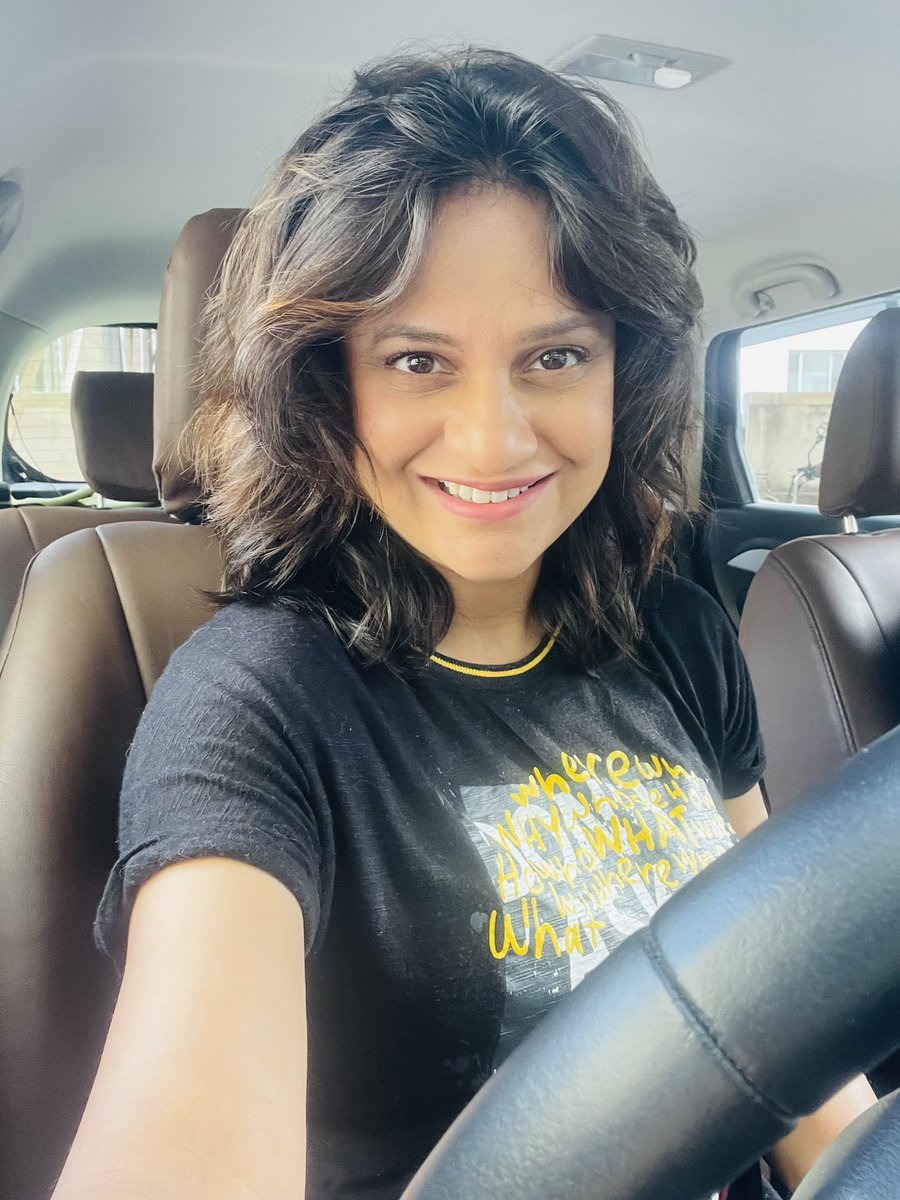 radhikaonstage's tweet photo. Travelling Solo to Goa.
Looking out for some..
Beaches, poems, cashew nuts; in my own company.
#longdrive #punetogoa #bappamoraya https://t.co/M3GtDlMzox