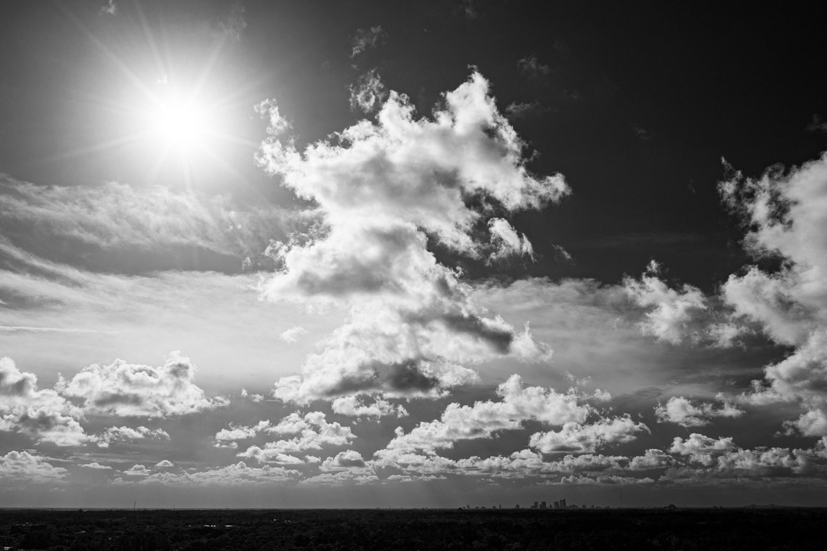 jmojax08's tweet photo. Clouds over Jacksonville @ActionNewsJax https://t.co/kj0I250g2w