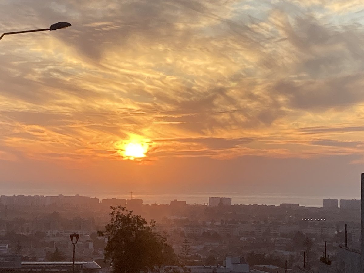 AdarosRosana's tweet photo. Hermoso atardecer despide este lunes 30 de Mayo del 2022 #laserena #Atardecer #colores #sinprecio https://t.co/EV2ggg4M2n