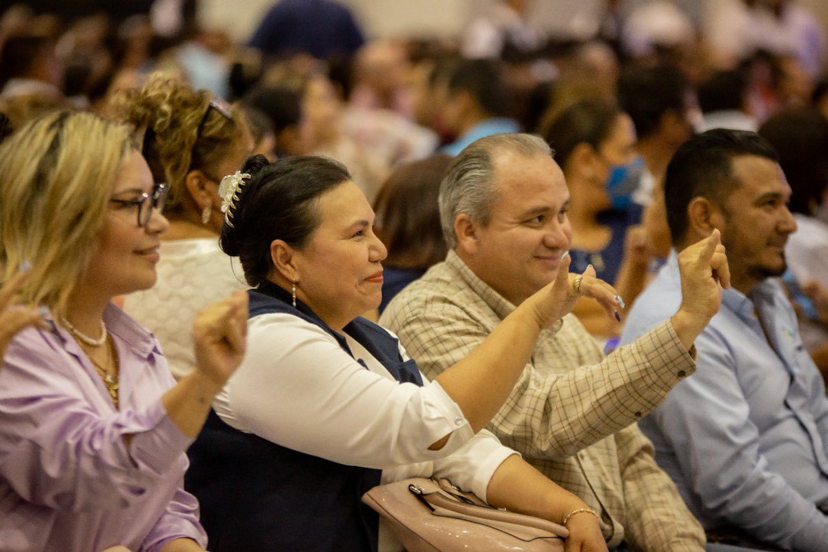 GmzMonroyMario's tweet photo. La celebración del Día del Maestro ofrecida hoy al personal docente, administrativo y de apoyo a la educación de la región centro de nuestro Estado, es un justo reconocimiento y agradecimiento al diario esfuerzo de quienes posibilitan la importante obra educativa de Tamaulipas. https://t.co/q3BwdqMatr