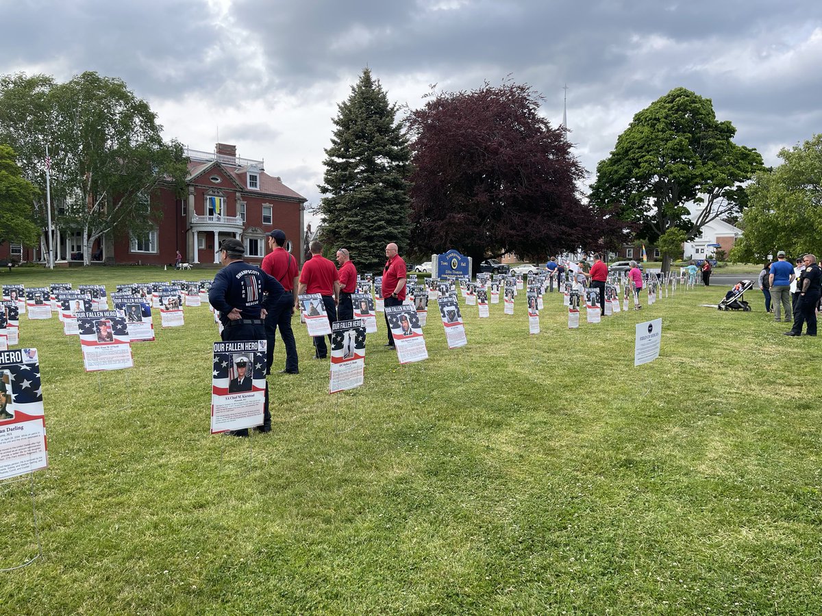 Doug4StateRep's tweet photo. I am so proud and humbled to be part of the Swampscott and Marblehead communities on this Memorial Day. #Memorial Day #Swampscott #Marblehead #doug4rep https://t.co/Hr80N0fHgj