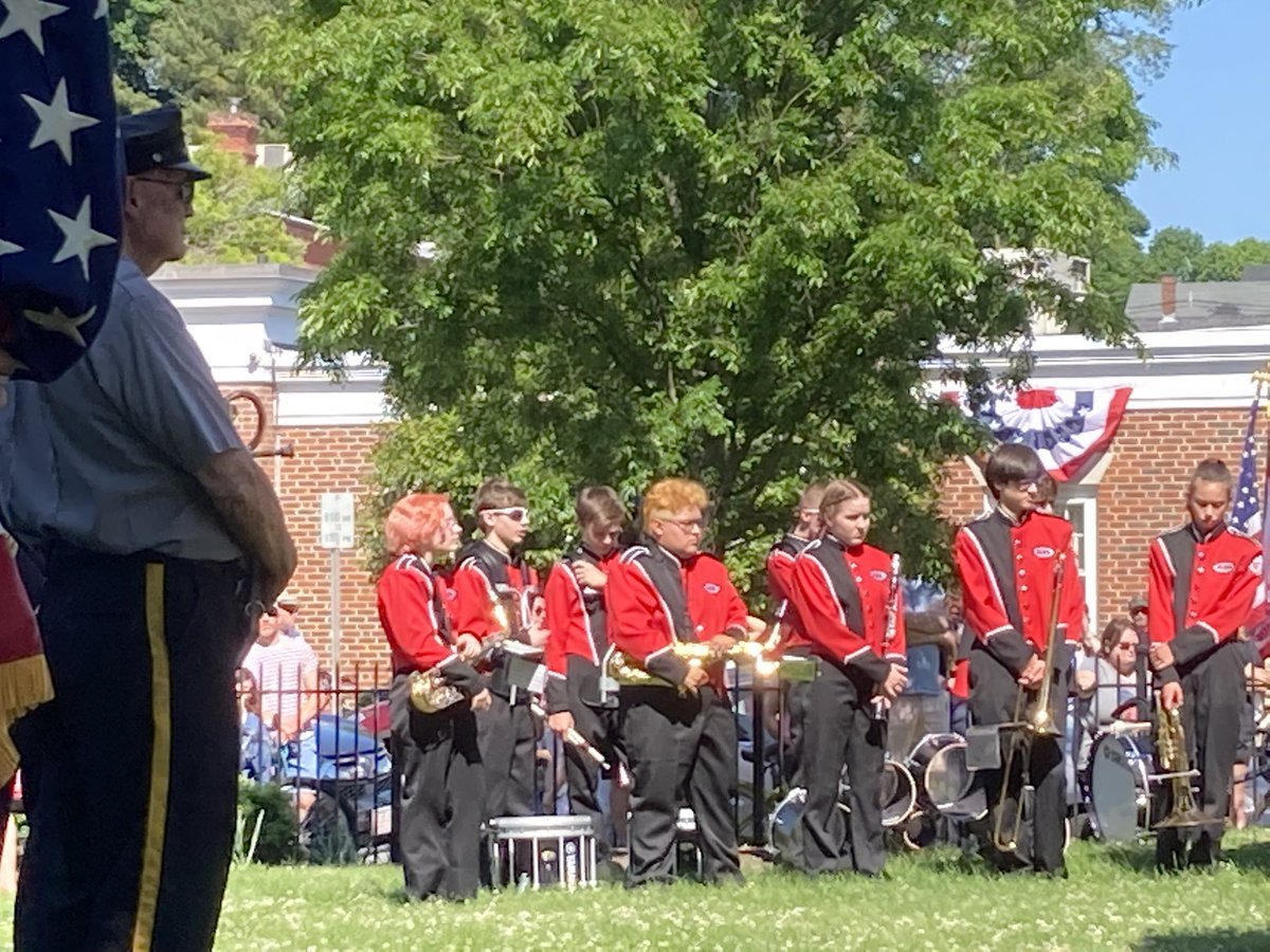 Doug4StateRep's tweet photo. I am so proud and humbled to be part of the Swampscott and Marblehead communities on this Memorial Day. #Memorial Day #Swampscott #Marblehead #doug4rep https://t.co/Hr80N0fHgj