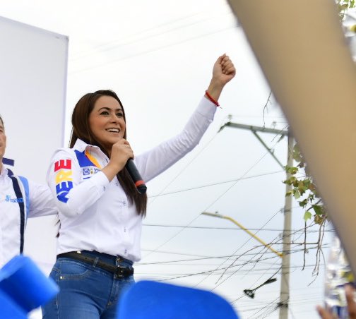TereJimenezE's tweet photo. CIERRE DE CAMPAÑA EN EL ORIENTE DE LA CIUDAD (DISTRITOS 5, 12 y 13)
De corazón, agradezco a todas mis amigas y amigos del oriente de la capital, quienes durante muchos años me han abierto las puertas de sus casas, se han unido a este proyecto y hemos trabajado en equipo por Ags. https://t.co/V63ZZJ5UsF