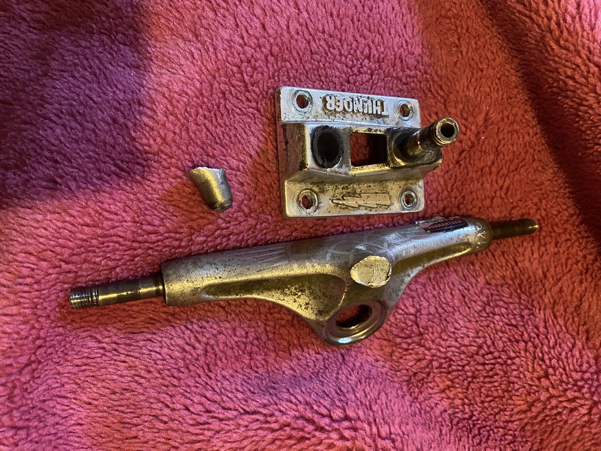 ShiftRunners's tweet photo. @independanttrucks Hey my trucks broke, how do I claim the warranty please only used for 9 months https://t.co/0rabUvvgYb