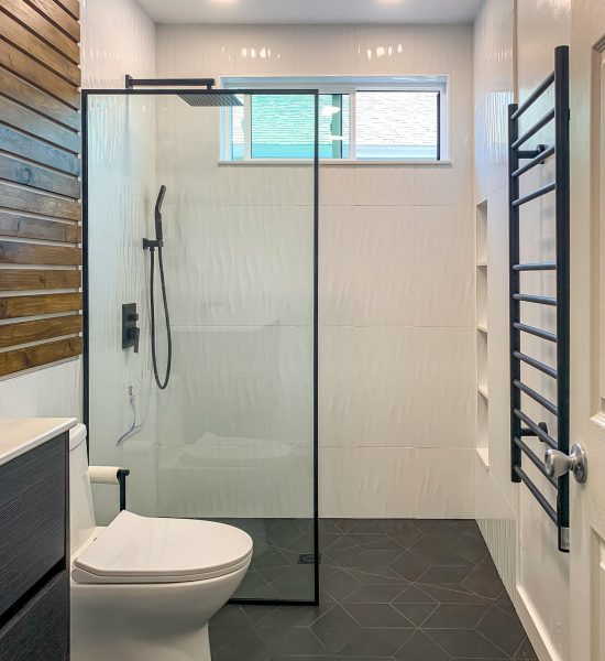 fregeau_'s tweet photo. If you live in an older home, chances are your kitchen, bathrooms, or living spaces could use an update. The design and remodeling experts at Fregeau Construction &amp; Tile will help bring your vision and dream to life. For more - https://t.co/gXayw53iBn
#bathroomremodeler https://t.co/mi8v6e0fp6