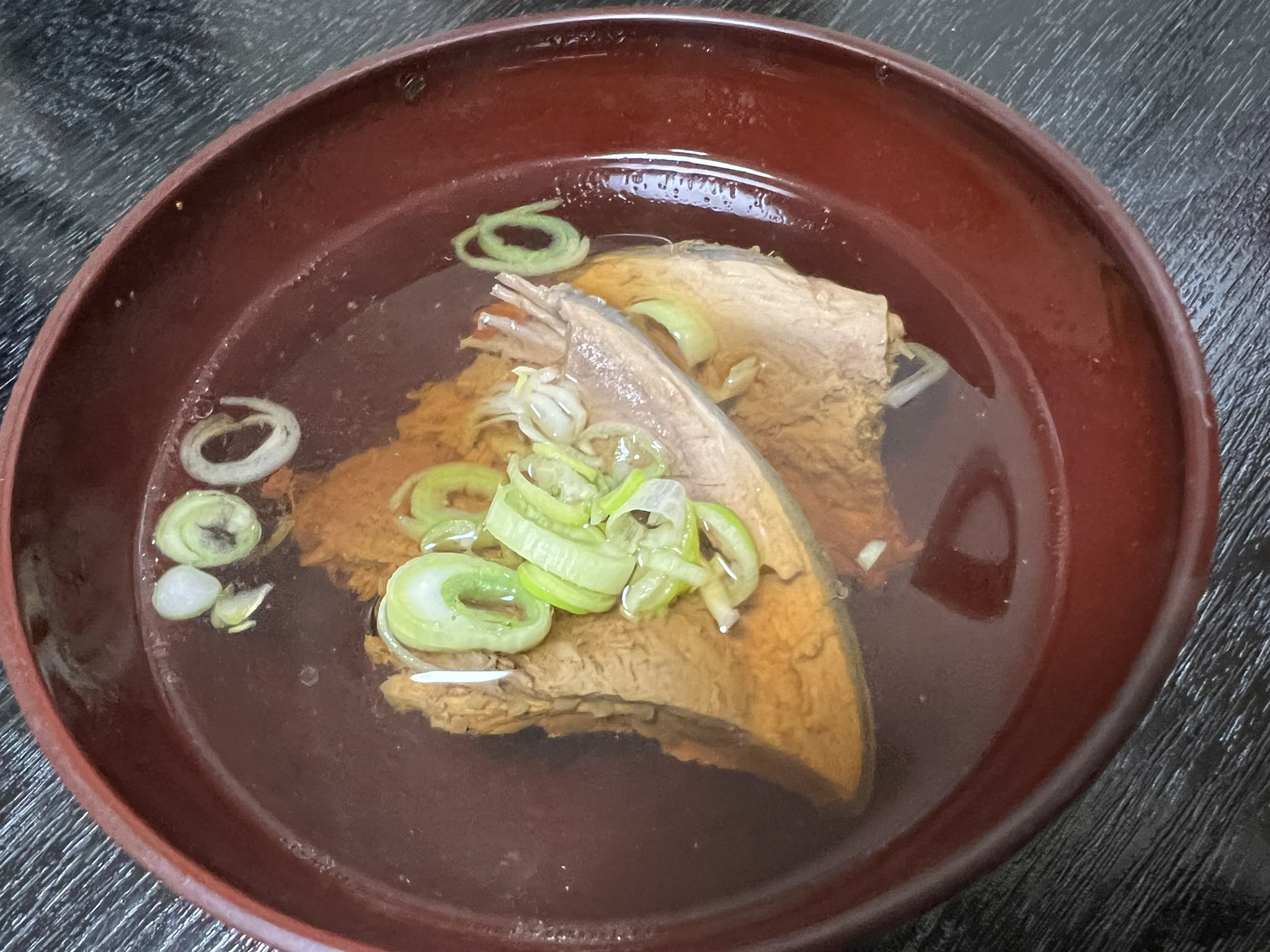 佐島しらす網元平敏丸 今日の浜賄いは カツオたたき なめろう あら汁 〆はナメロウ茶漬け の鰹尽くし 今年の鰹は激ウマです ごっつぁんでした T Co Ws7kwkoywh Twitter