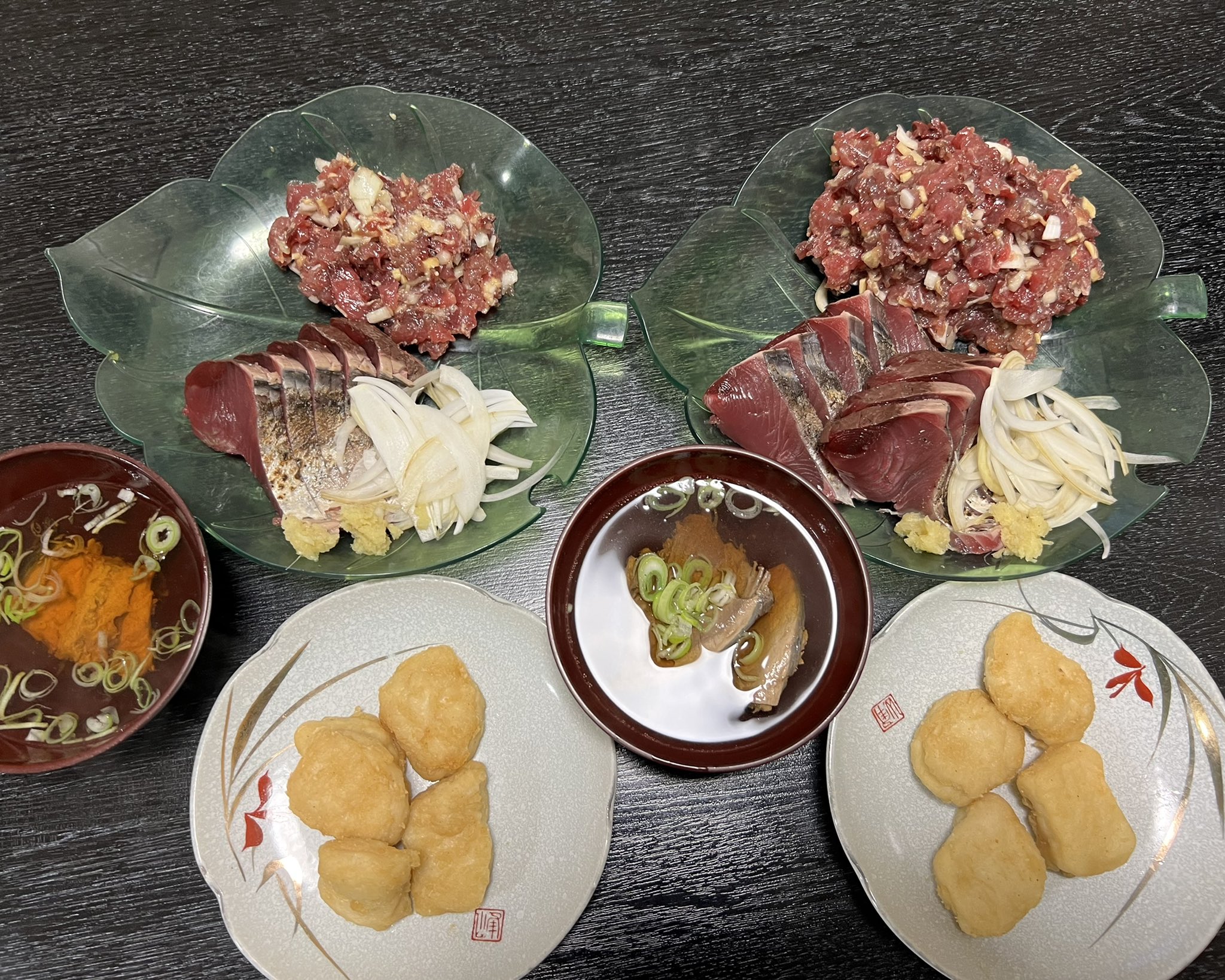 佐島しらす網元平敏丸 今日の浜賄いは カツオたたき なめろう あら汁 〆はナメロウ茶漬け の鰹尽くし 今年の鰹は激ウマです ごっつぁんでした T Co Ws7kwkoywh Twitter