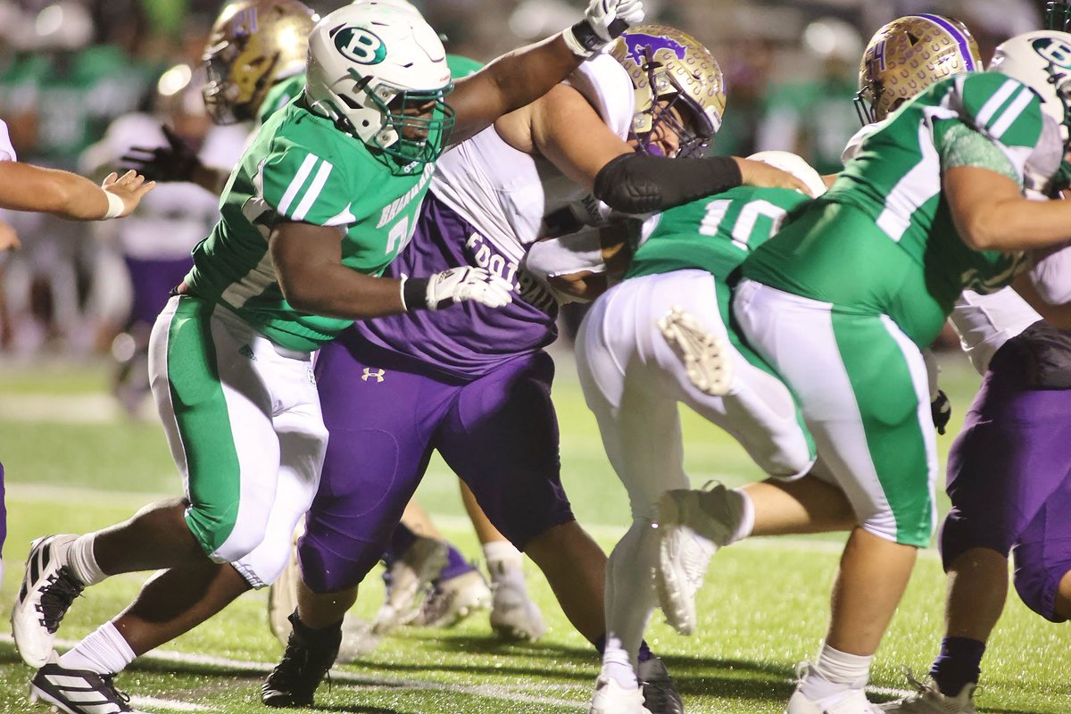 JeremiahBales2's tweet photo. #footballplayer #footballconditioning #footwork #stregnthtraining #conditioning #DL #LB #DB #QB #RB #WR #footballrecruiting #highschoolfootball #tackle @MFHS_Football https://t.co/sk9H4PpiFc