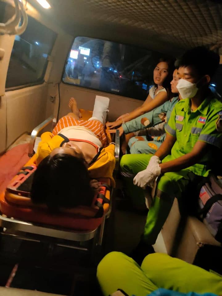 houamchai1630's tweet photo. On 27/05/2022 at 22:40PM
There was a motorbike accident at soknoy village, xaisedtha district, vientiane capital
One was a 23-year-old woman
#Laos 
#ມູນລະນິທິຮ່ວມໃຈ
#ມູນນິທິຮ່ວມໃຈສາຍດ່ວນ1630
https://t.co/fnxLDLeROQ https://t.co/1vbhtm7mZW