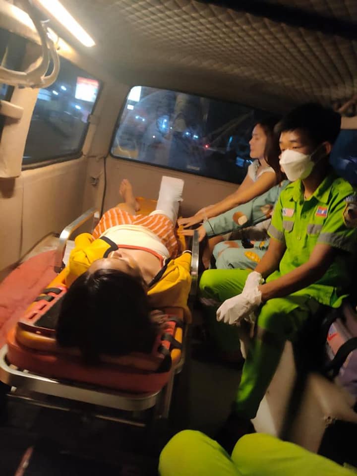 houamchai1630's tweet photo. On 27/05/2022 at 22:40PM
There was a motorbike accident at soknoy village, xaisedtha district, vientiane capital
One was a 23-year-old woman
#Laos 
#ມູນລະນິທິຮ່ວມໃຈ
#ມູນນິທິຮ່ວມໃຈສາຍດ່ວນ1630
https://t.co/fnxLDLeROQ https://t.co/1vbhtm7mZW