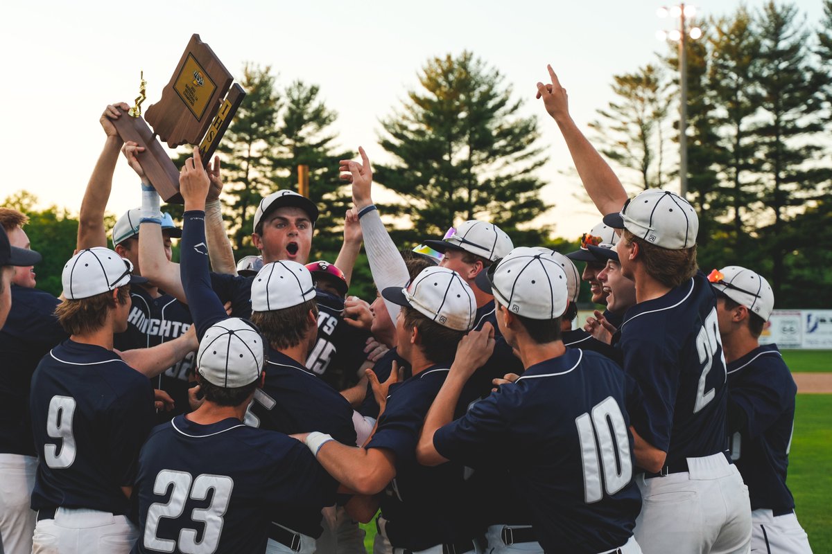 snapsbyme's tweet photo. @lccknightsball win the 1A Sectional 53 championship tonight 10-0 over Covington 🏆 #4faves #2bombs https://t.co/5qO9h0QCUz