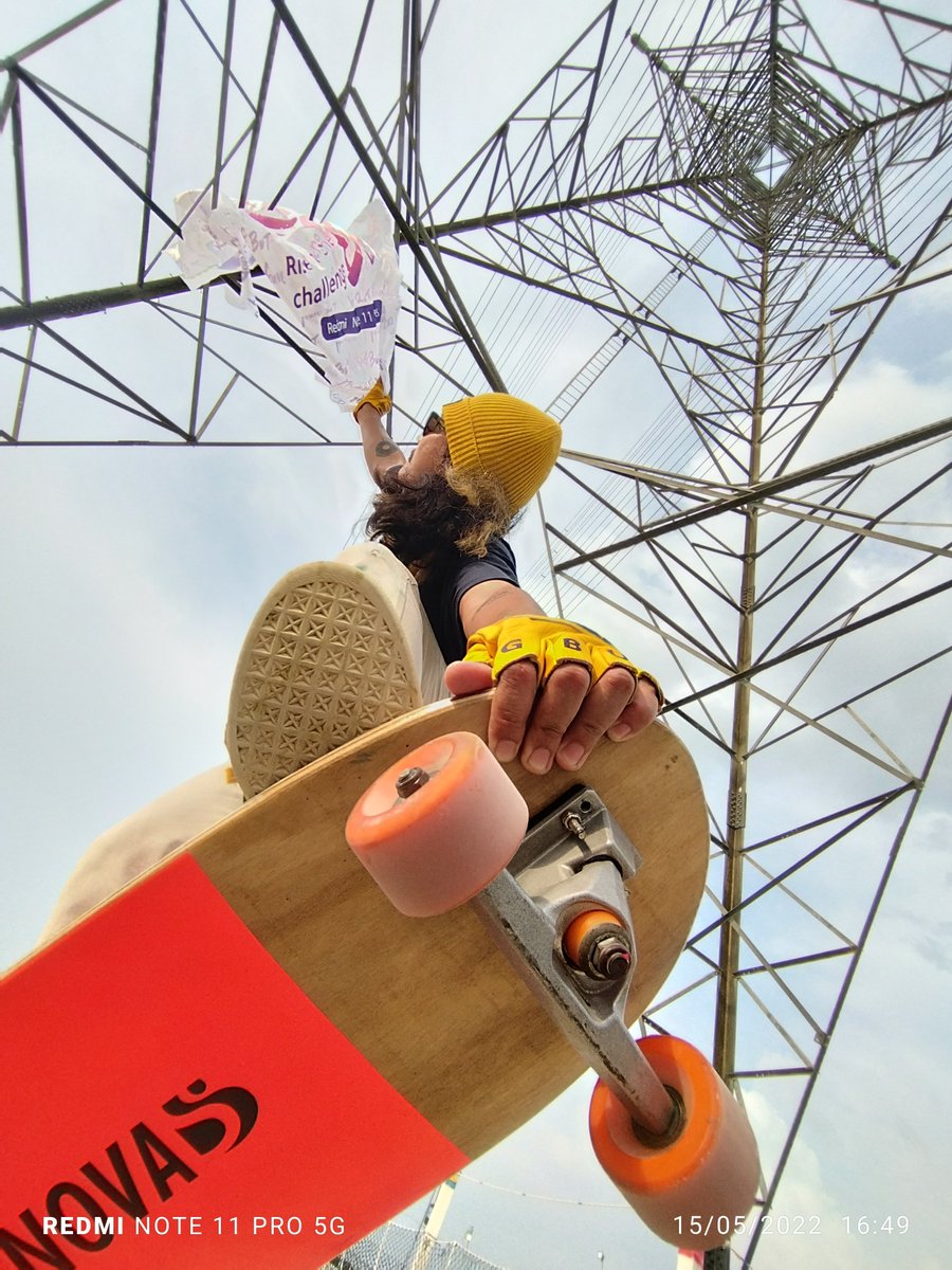 WilliamLuXiaomi's tweet photo. I'm blown away by this young challenger RASTAR and his skateboarding tricks captured on #RedmiNote11Pro5G. It's time to #RiseToTheChallenge and showcase your #YoungBut Challenge spirit! https://t.co/xb8sLYzSEf