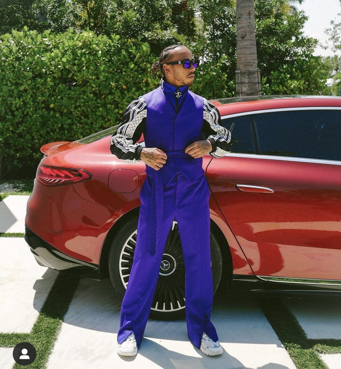 HetveePatel2's tweet photo. @LewisHamilton please launch your fashion line as fast as your fastest lap !! ASAP 
Your OTTD is vibe ❤️‍🔥
#LewisHamilton https://t.co/OnbwugwKxQ