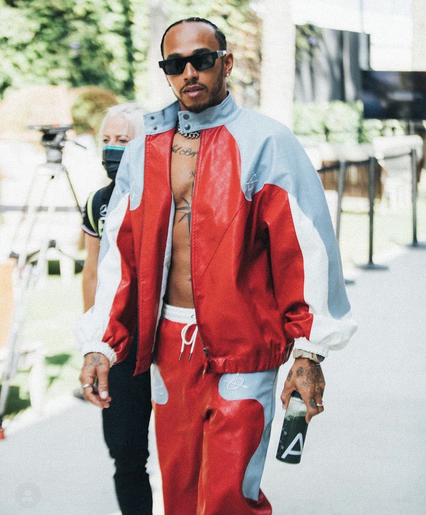HetveePatel2's tweet photo. @LewisHamilton please launch your fashion line as fast as your fastest lap !! ASAP 
Your OTTD is vibe ❤️‍🔥
#LewisHamilton https://t.co/OnbwugwKxQ