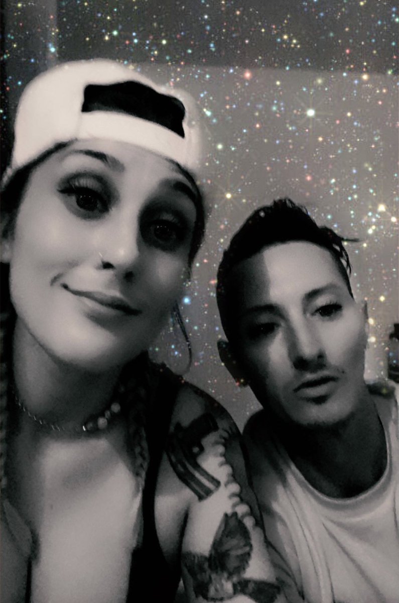 brich4lif3's tweet image. #SNAPBACKSANDTATTOOS #BRAIDS #BLACKANDWHITE #SUMMER2022 #POSTEDONTHEBLOCK #WHATSGOOD #TWINFLAME