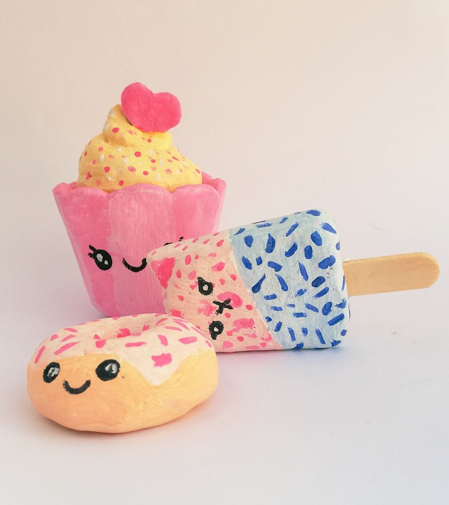 lalelobos's tweet photo. Personajes para el taller infantil de vacaciones de invierno.
#kawaii #escultura  #esculturakawaii #comics #anime  #sculpture #unikitty https://t.co/dHabvw6Cmk