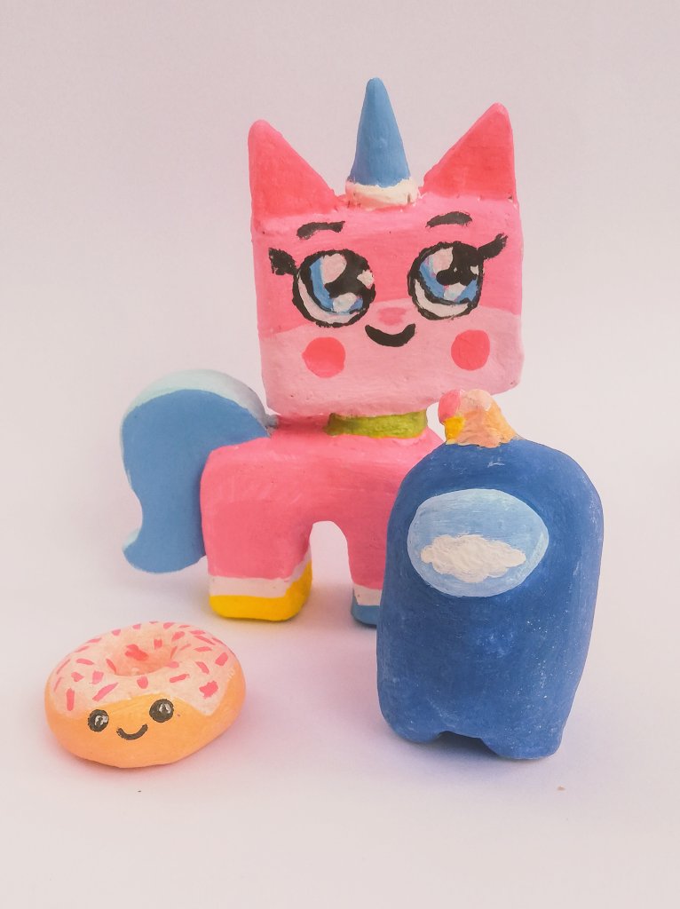 lalelobos's tweet photo. Personajes para el taller infantil de vacaciones de invierno.
#kawaii #escultura  #esculturakawaii #comics #anime  #sculpture #unikitty https://t.co/dHabvw6Cmk