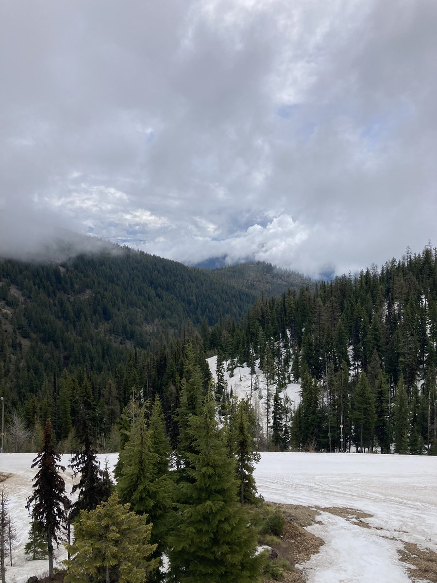 kulwap's tweet photo. Memorial Day skiing at Silver Mountain! A great way to end the season! @SilverMtnResort @SkiNWrockies #onlyatsilver #skiing #spring #pnw 1 of 2 https://t.co/9MSzhO5Ilb