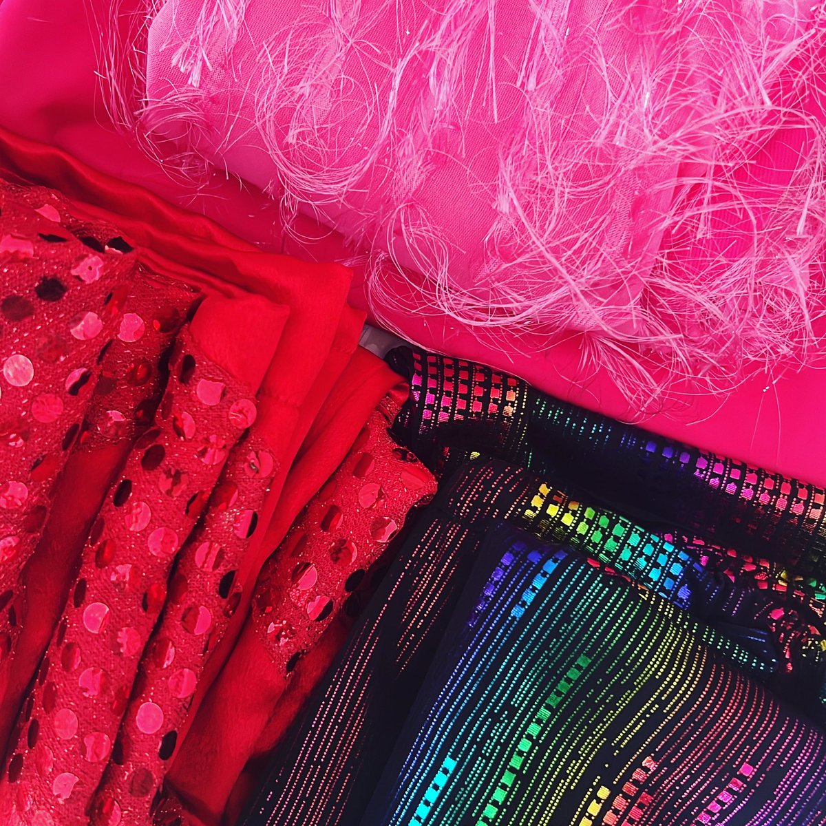 Tell me you’re packing for a <a href="/harrystyles/">Harry Styles</a> concert without telling me you’re packing for a Harry Styles concert 😂😂😂 #harrystyles #hslot #loveontour #harrystylesloveontour #asitwas