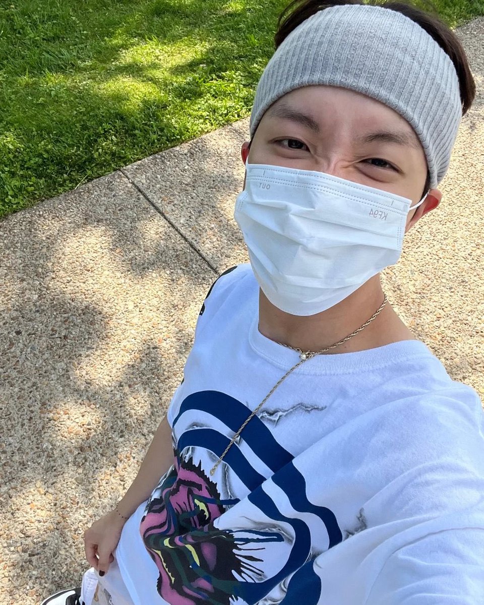 haruharu_w_bts's tweet photo. 🐿’s Instagram
✌️✌️ https://t.co/huNV4Rtivu