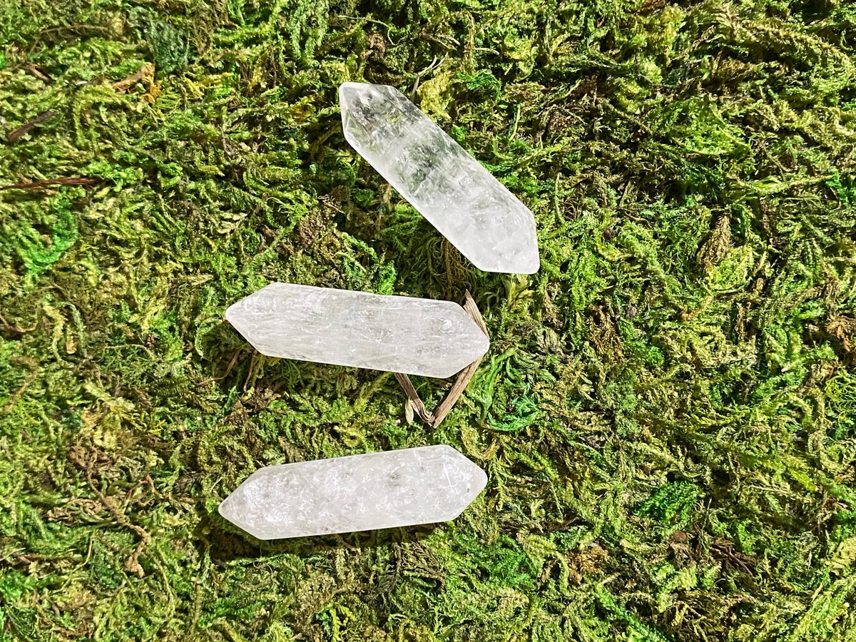 triplegoddessa1's tweet photo. Excited to share the latest addition to my #etsy shop: Clear Quartz Double Terminated Point https://t.co/ARtYQ2N2YY #clearquartz #quartzpoint #crystals #crystalspoint #wicca #pagan #witchcraft #metaphysical #triplegoddessreiki https://t.co/8BRBHtAeUC