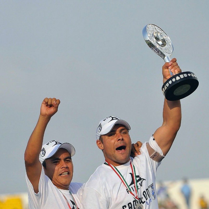 Un 30 de mayo del 2009, el eterno capitán <a href="/tanquegerk/">.</a> levantaba la copa que llevaría al equipo a jugar de nuevo en primera división. 

13 años más tarde, regresa a Querétaro. No sólo para escribir nuestra historia, sino para retarla. 

#RetandoLaHistoria