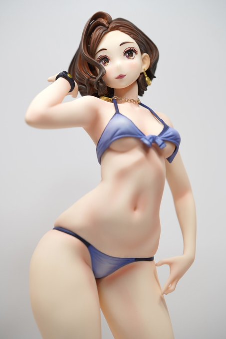 お顔2タイプ同時に見たいのでダイキ工業さんフィギュア見栄子もう一つ開陳。ビキニパンツverもデカい腰がよく見えて良いですなッ👌正面から眺めてると腰の迫力に圧倒されるのう。
原型製作は巨チチマスター・唐詩郎氏です。
#女主任・岸見栄子 
#ダイキ工業 
#唐詩郎 