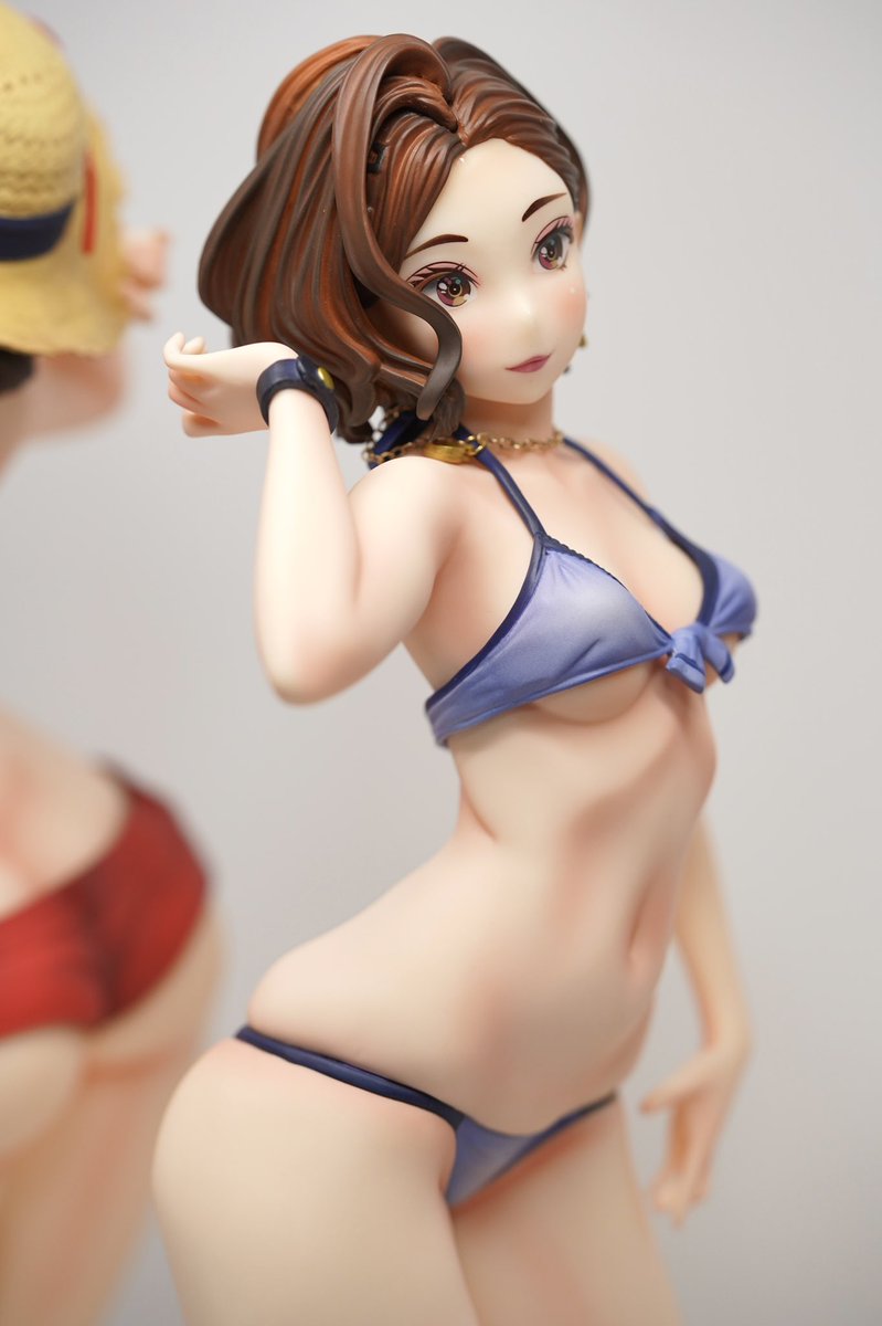 お顔2タイプ同時に見たいのでダイキ工業さんフィギュア見栄子もう一つ開陳。ビキニパンツverもデカい腰がよく見えて良いですなッ👌正面から眺めてると腰の迫力に圧倒されるのう。
原型製作は巨チチマスター・唐詩郎氏です。
#女主任・岸見栄子 
#ダイキ工業 
#唐詩郎 