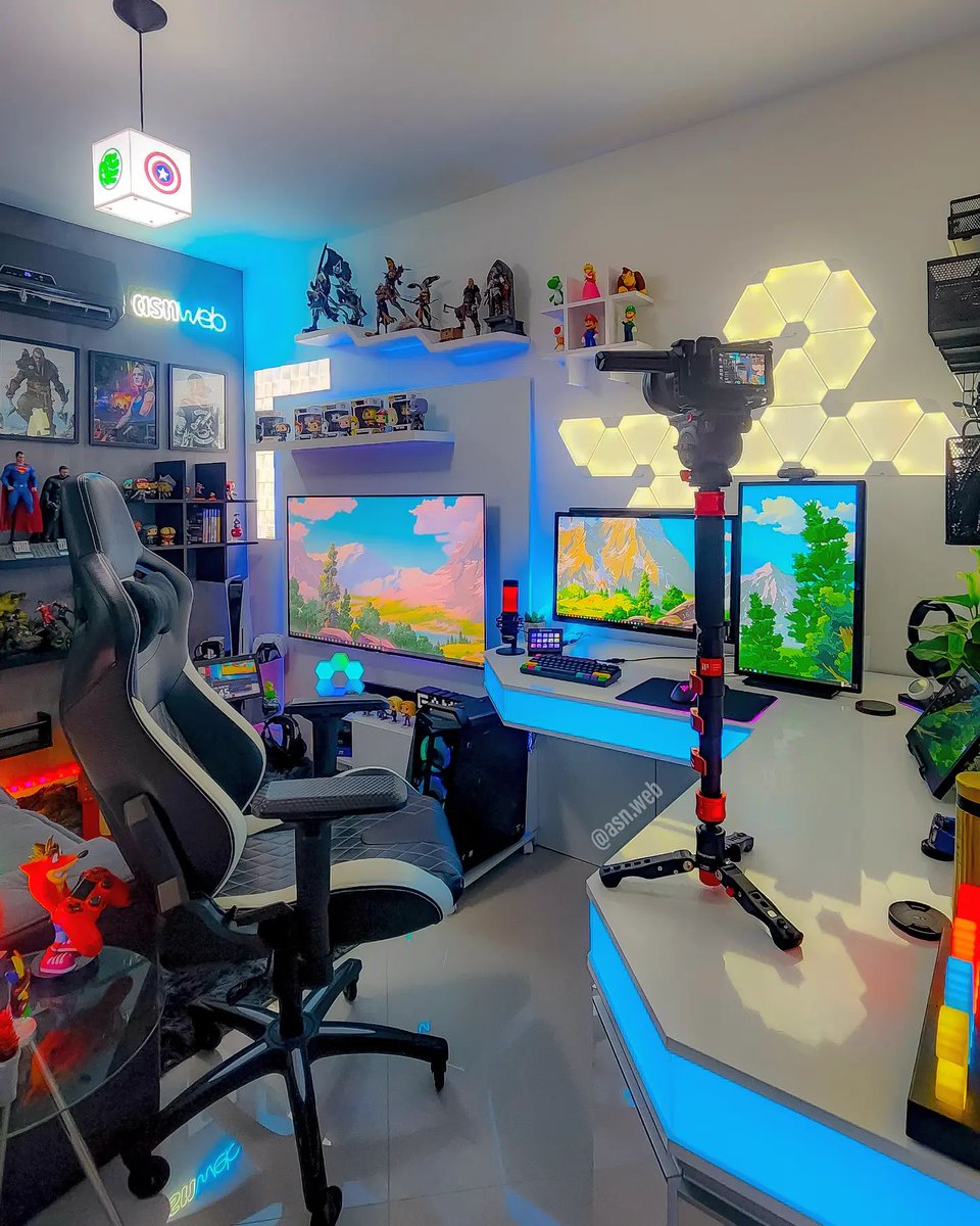 StogaTech's tweet photo. Cool big screen and cool lighting effects,
What do you think of this cosplay?
Comment your thoughts below. 

Credit by @asn.web

Tag and share to your friends

#games #battlefield #battlestation #gamers #pcgaming #homeoffice #workspace #gamingsetup #pc #stoga #computer #funkopop https://t.co/kJD7KMXUxC
