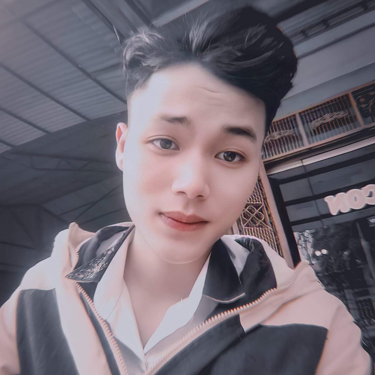 hungle1102's tweet photo. Cho hôn miếng đi mò https://t.co/Cf1UpTJKYO
